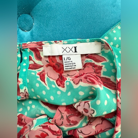 XXI Floral Top with belt size M-L - Picture 8 of 8